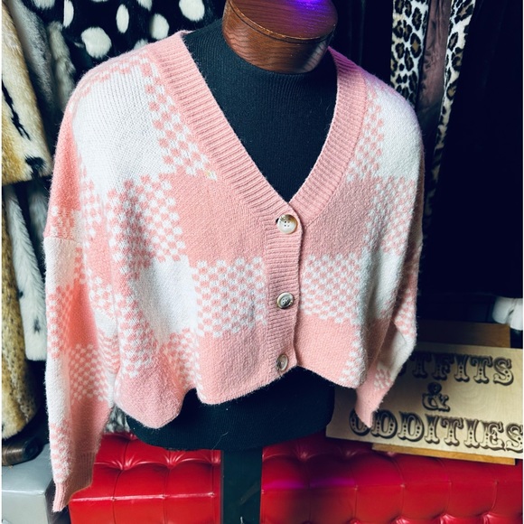 Timing Pink and White Checkerboard Sweater - Picture 4 of 7